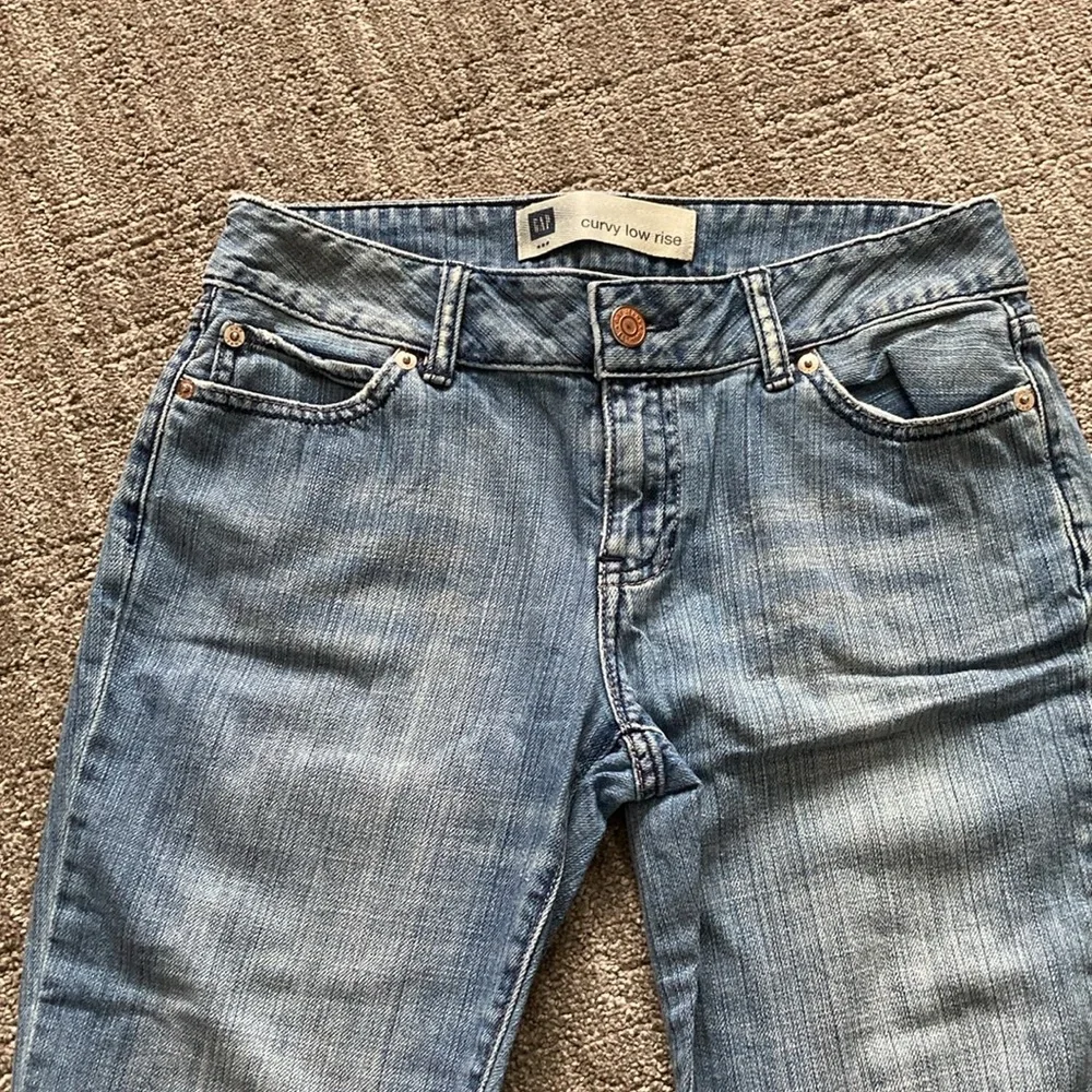 GAP Factory Curvy Low Rise Capris - Picture 7 of 12